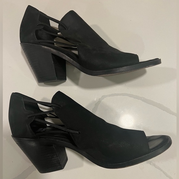 Eileen fisher Alfie cut out bootie - Picture 2 of 5